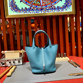 エルメス専門店 HERMES ピコタンロック MM　ターコイズ　トゴ　シルバー金具 K刻印 新品