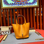 エルメス専門店 HERMES ピコタンロック MM　ジョーヌドール　トゴ　シルバー金具 K刻印 新品